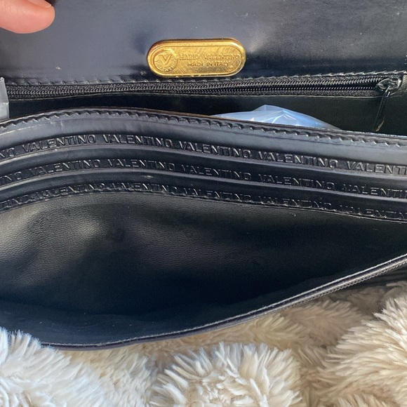 Gorgeous Valentino clutch / crossbody and dust bag - Picture 11 of 16